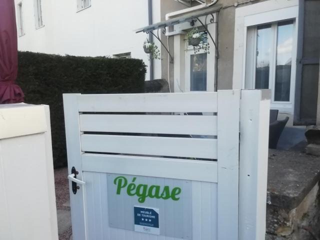 Pegase Meuble 3*** Διαμέρισμα Fourchambault Εξωτερικό φωτογραφία